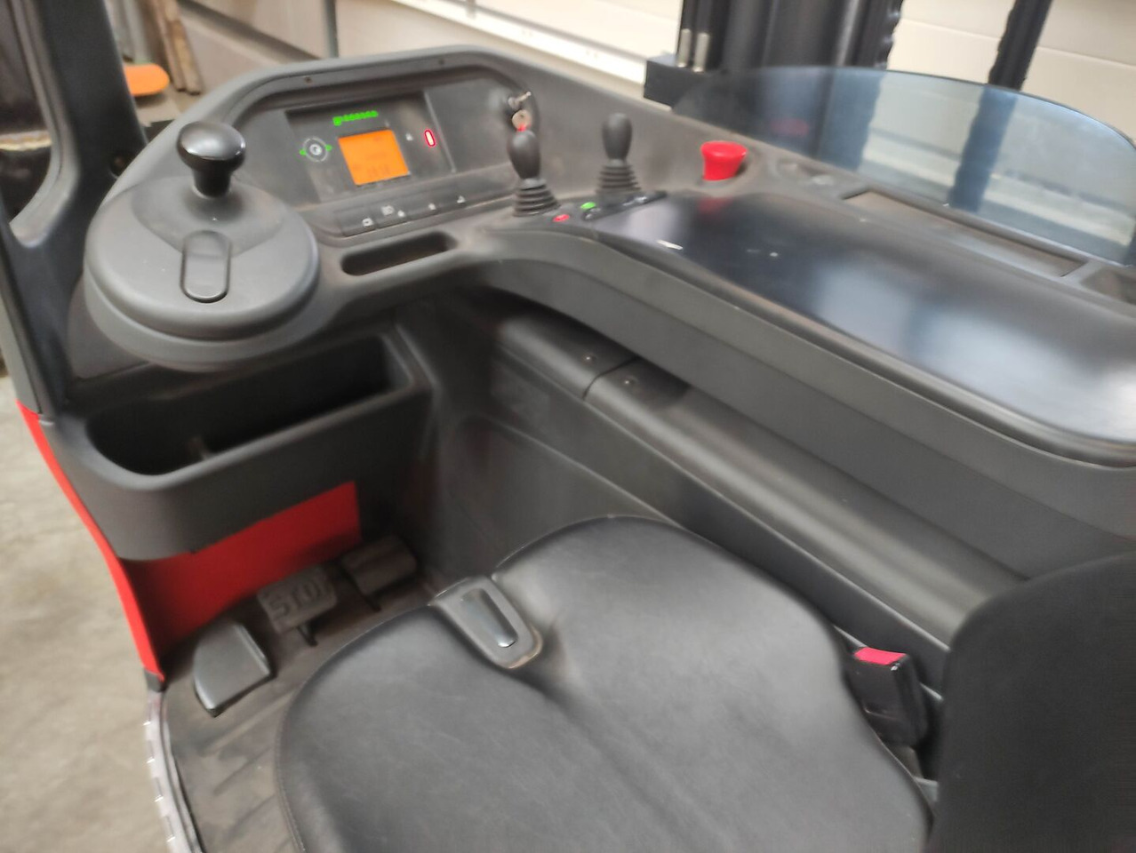 Linde R14-01-1120 - Empilhador retráctil: foto 5 Linde R14-01-1120 - Empilhador retráctil: foto 5