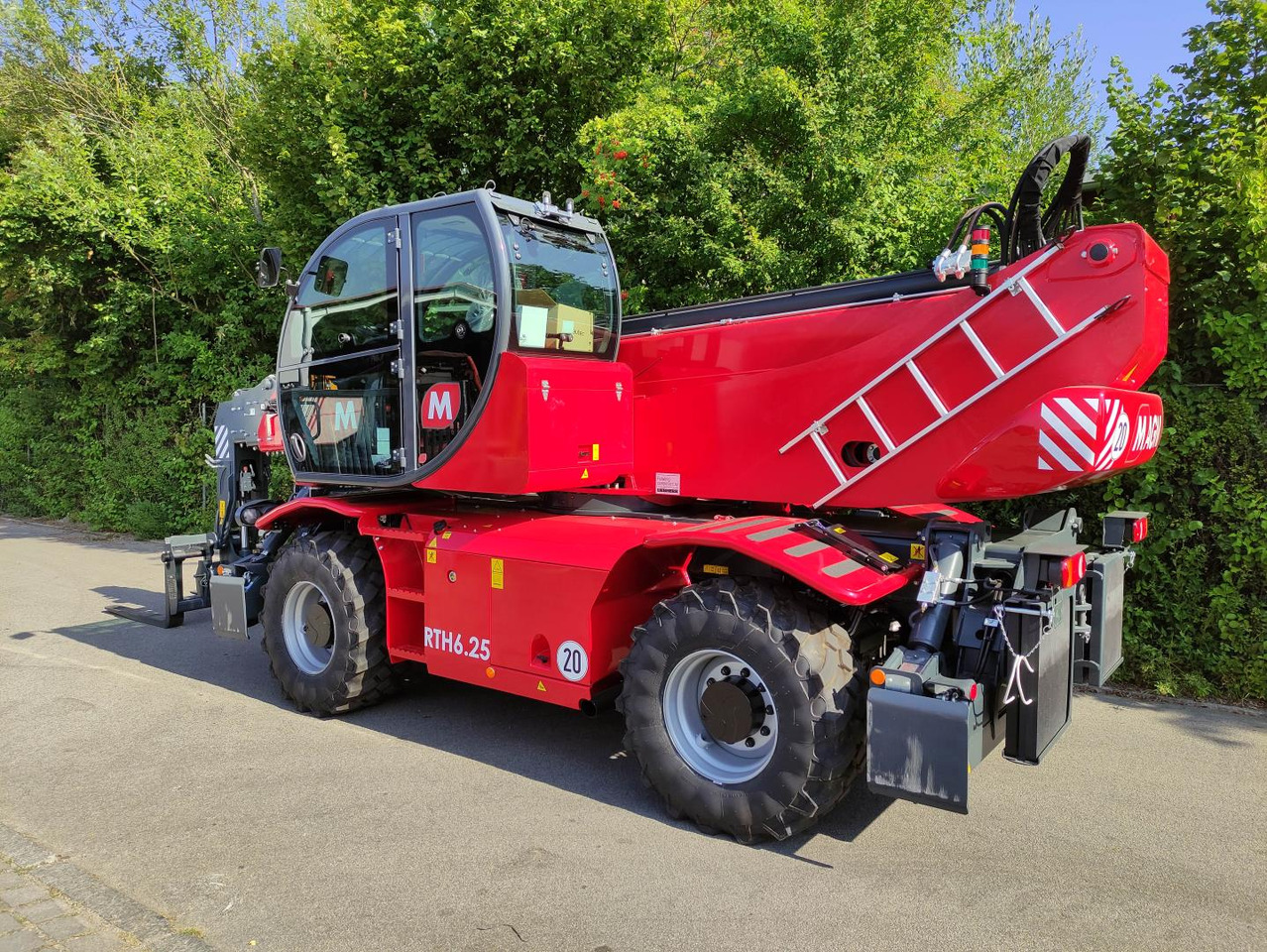 Magni RTH-6.25-360° Rotor - Empilhador telescópico: foto 3 Magni RTH-6.25-360° Rotor - Empilhador telescópico: foto 3