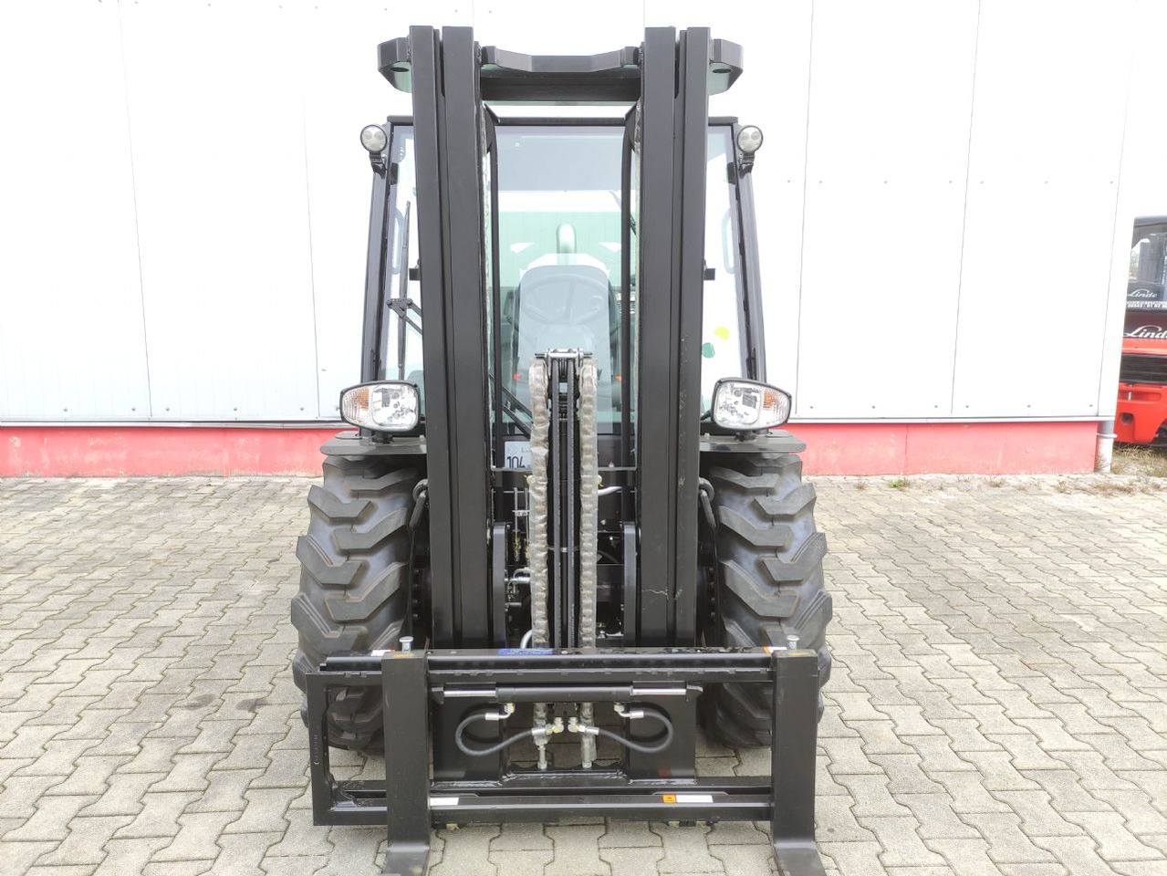 Manitou MC25-4 DK ST5 S1 (NEU) - Empilhador todo-o-terreno: foto 3 Manitou MC25-4 DK ST5 S1 (NEU) - Empilhador todo-o-terreno: foto 3