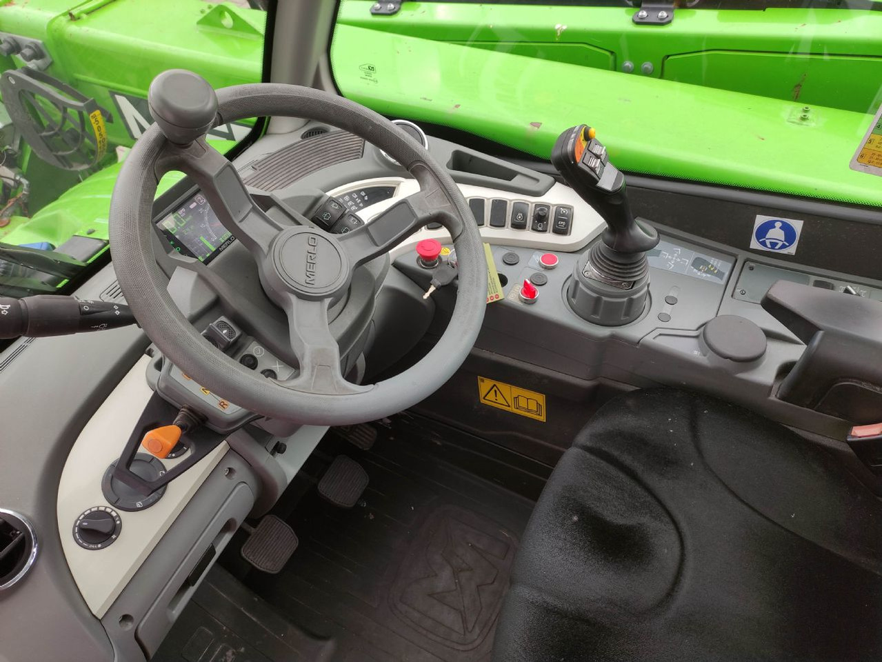 Merlo TF35.7-140 - 40 km/h - Empilhador telescópico: foto 5 Merlo TF35.7-140 - 40 km/h - Empilhador telescópico: foto 5