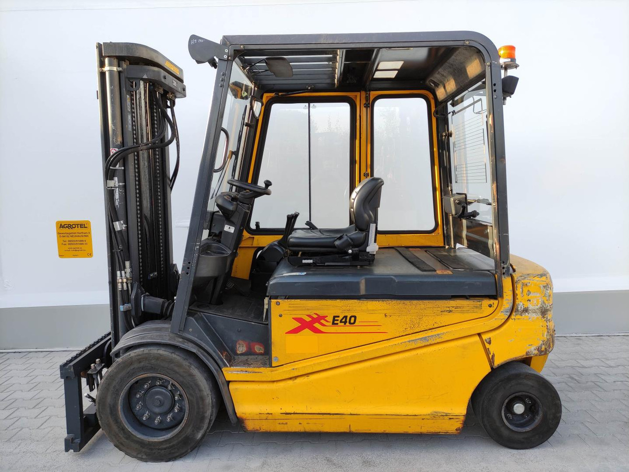 OM-Pimespo XE40 - Empilhadeira elétrica: foto 1 OM-Pimespo XE40 - Empilhadeira elétrica: foto 1