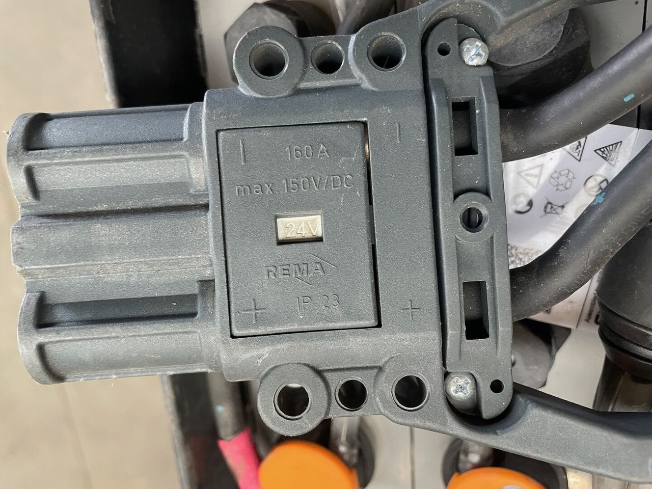 Sunlight I 24 Volt I 3 PzS 375 - Bateria automotiva por Equipamento de movimentação: foto 4 Sunlight I 24 Volt I 3 PzS 375 - Bateria automotiva por Equipamento de movimentação: foto 4