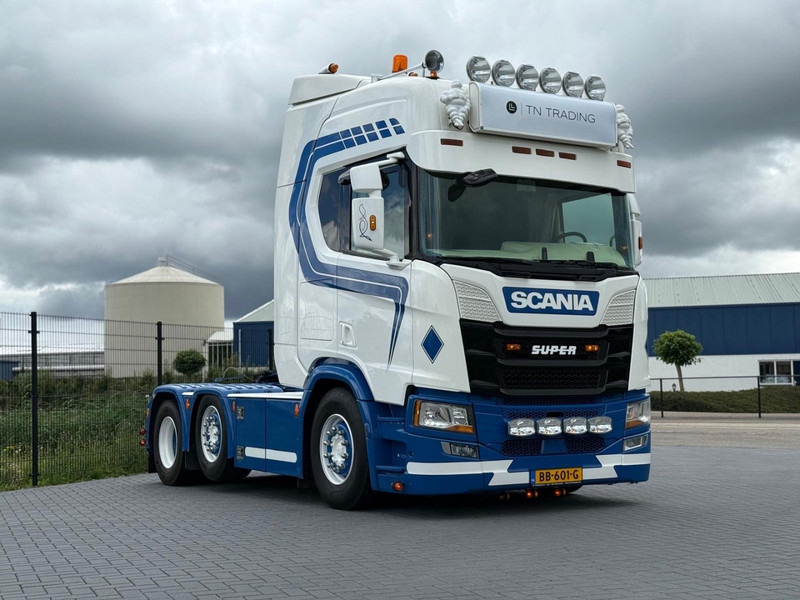 Scania R450 SHOW TRUCK, INTERIOR, STEERING, RETARDER, 570.000 KM. - Tractor: foto 1 Scania R450 SHOW TRUCK, INTERIOR, STEERING, RETARDER, 570.000 KM. - Tractor: foto 1