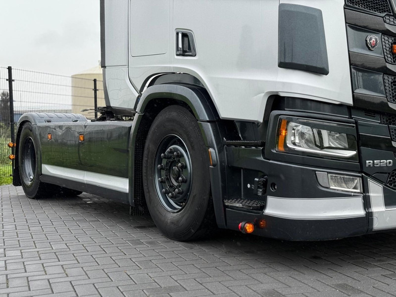 Scania R520 V8 NGS 6 BALLOONS, FULL AIR, RETARDER, 2X TANK, SHOW, FULL SPOILER. - Tractor: foto 4 Scania R520 V8 NGS 6 BALLOONS, FULL AIR, RETARDER, 2X TANK, SHOW, FULL SPOILER. - Tractor: foto 4
