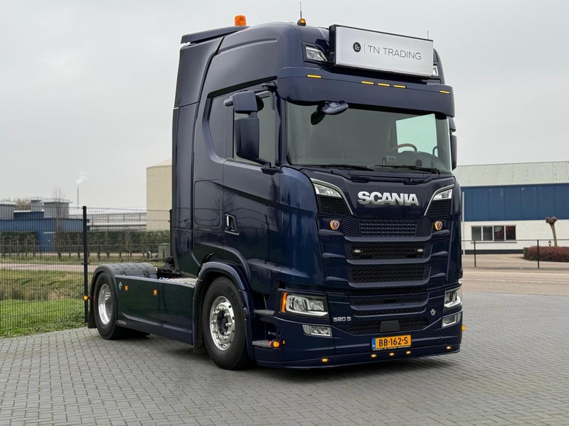 Scania S520 VOLLUCHT, ALCOA, 6 LUCHT BALGEN, LEER. - Tractor: foto 1 Scania S520 VOLLUCHT, ALCOA, 6 LUCHT BALGEN, LEER. - Tractor: foto 1