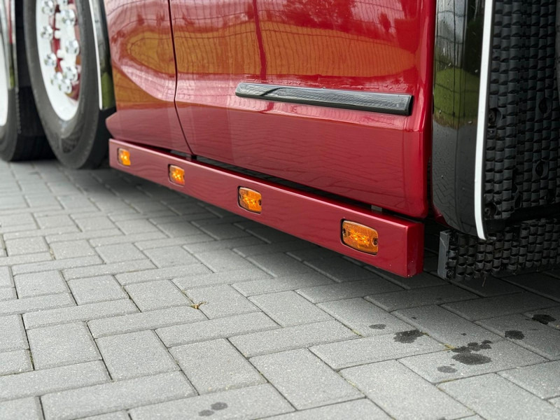 Scania S580 V8 NGS SHOWTRUCK, VOLLUCHT, RETARDER, LEER, GESTUURD. - Tractor: foto 4 Scania S580 V8 NGS SHOWTRUCK, VOLLUCHT, RETARDER, LEER, GESTUURD. - Tractor: foto 4
