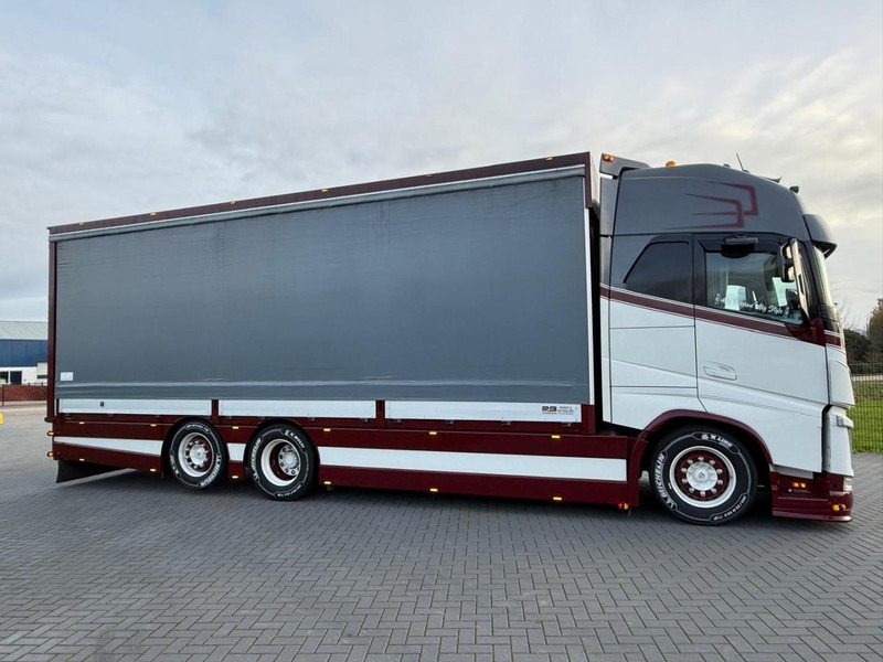 Volvo FH 13.500XL SHOW TRUCK, SPECIAL INTERIOR, TOP STAAT, VOLLUCHT, LAGE KM. - Camião furgão: foto 4 Volvo FH 13.500XL SHOW TRUCK, SPECIAL INTERIOR, TOP STAAT, VOLLUCHT, LAGE KM. - Camião furgão: foto 4