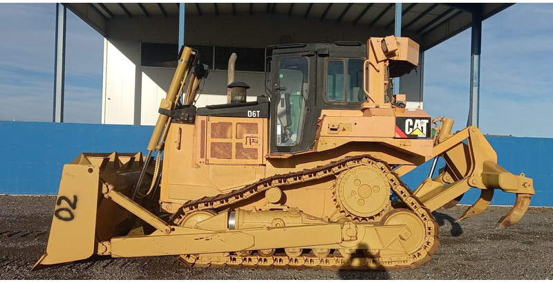 Caterpillar D6T - Buldôzer: foto 1 Caterpillar D6T - Buldôzer: foto 1