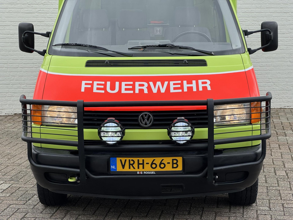 Volkswagen Transporter-2.5 292 syncro ex Zwitserse brandweer Trekhaak Verstralers Laadruimte ventilatie - Carrinha de lona: foto 4 Volkswagen Transporter-2.5 292 syncro ex Zwitserse brandweer Trekhaak Verstralers Laadruimte ventilatie - Carrinha de lona: foto 4