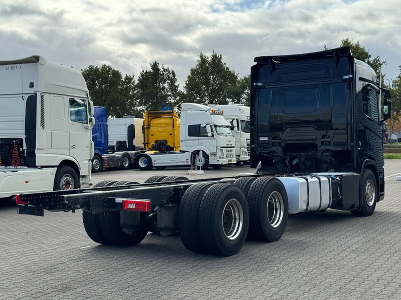 Scania R650 V8 6x4 Chassis Retarder WB 4.50 Only 465tkm! - Camião chassi: foto 4 Scania R650 V8 6x4 Chassis Retarder WB 4.50 Only 465tkm! - Camião chassi: foto 4