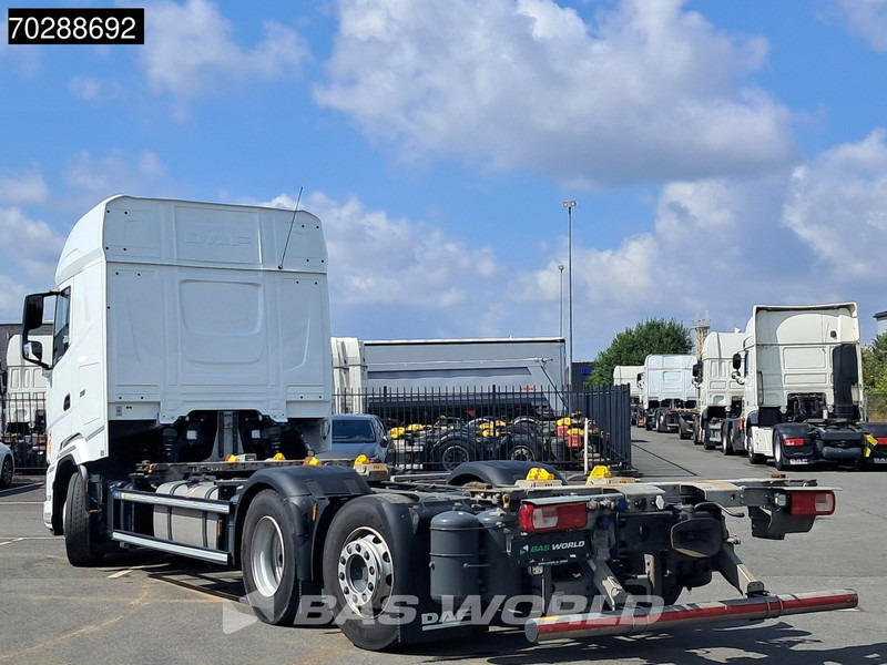 DAF XG 480 6X2 BDF 2xTanks Lift+lenkasche Automatic ACC LED Euro 6 - Camião transportador de contêineres/ Caixa móvel: foto 2 DAF XG 480 6X2 BDF 2xTanks Lift+lenkasche Automatic ACC LED Euro 6 - Camião transportador de contêineres/ Caixa móvel: foto 2