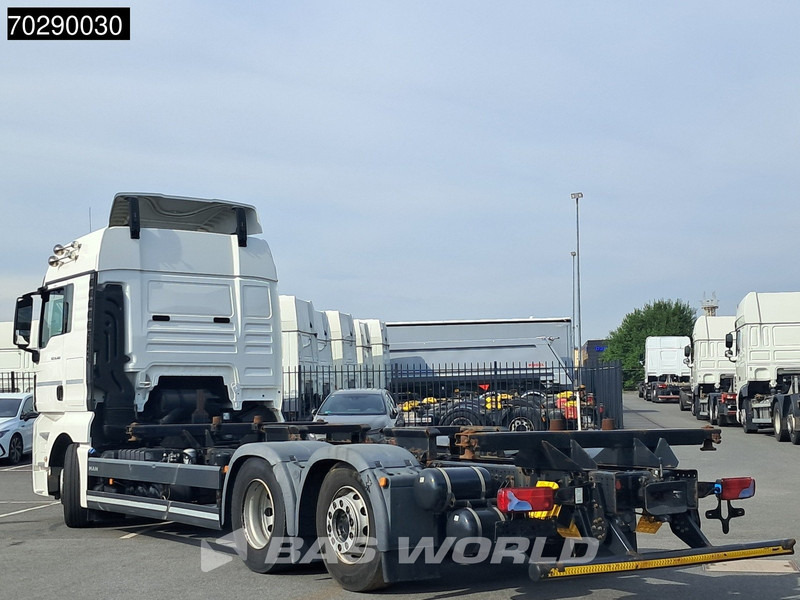 MAN TGX 26.460 6X2 BDF Liftaxle Automatic Retarder ACC Euro 6 - Camião transportador de contêineres/ Caixa móvel: foto 2 MAN TGX 26.460 6X2 BDF Liftaxle Automatic Retarder ACC Euro 6 - Camião transportador de contêineres/ Caixa móvel: foto 2