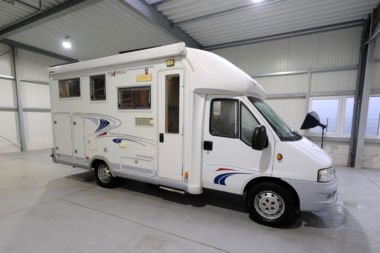 Frankia T 650 BD/Festbett/Garage/Solar/Markise Frankia T 650 BD/Festbett/Garage/Solar/Markise - Autocaravana perfilada: foto 1 Frankia T 650 BD/Festbett/Garage/Solar/Markise Frankia T 650 BD/Festbett/Garage/Solar/Markise - Autocaravana perfilada: foto 1