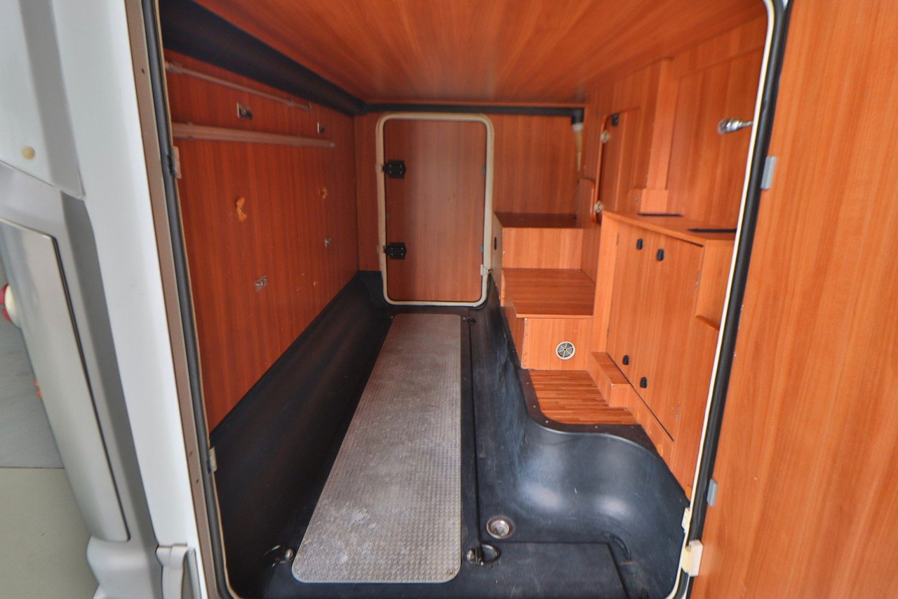 Laika X 710/Festbett+Garage/Klima/Solar/TOP - Autocaravana capucine: foto 5 Laika X 710/Festbett+Garage/Klima/Solar/TOP - Autocaravana capucine: foto 5