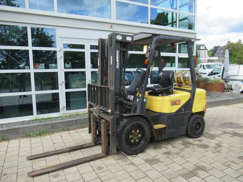 Daewoo G30P-3 Heftruck LPG - Empilhadeira a gás: foto 2 Daewoo G30P-3 Heftruck LPG - Empilhadeira a gás: foto 2