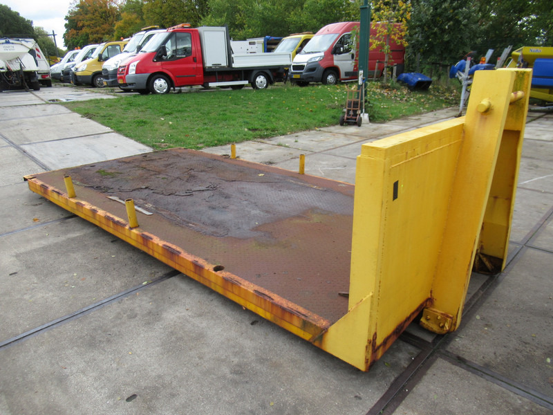 HAAKARM Haakarm PLateau 520 x 250 HOOKLIFT PLATFORM - Contentor ampliroll: foto 2 HAAKARM Haakarm PLateau 520 x 250 HOOKLIFT PLATFORM - Contentor ampliroll: foto 2