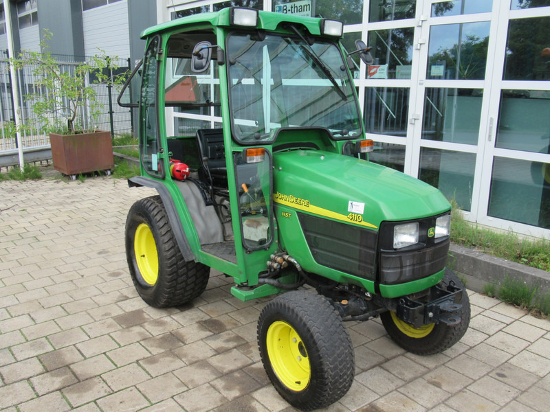 John Deere 4110 4WD 4x4 Hydrostaat Cabine - Trator: foto 3 John Deere 4110 4WD 4x4 Hydrostaat Cabine - Trator: foto 3