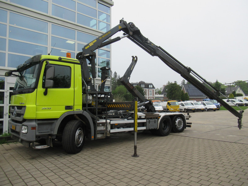 Mercedes-Benz Actros 2532 LTNLA 6X2 Hooklift + Crane, Haak - Kraan - Camião polibenne, Camião grua: foto 2 Mercedes-Benz Actros 2532 LTNLA 6X2 Hooklift + Crane, Haak - Kraan - Camião polibenne, Camião grua: foto 2