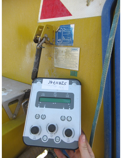 NIDO STRATOS B11K-24 PCXN350 1,1M3 + 500L Rotopower Salzstreuer Salt Spreader Zoutstrooier - Espalhador de areia/ Sal: foto 5 NIDO STRATOS B11K-24 PCXN350 1,1M3 + 500L Rotopower Salzstreuer Salt Spreader Zoutstrooier - Espalhador de areia/ Sal: foto 5