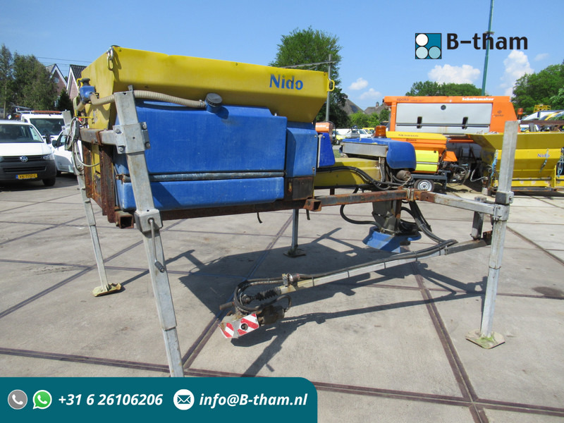 NIDO STRATOS B11K-24 PCXN350 1,1M3 + 500L Rotopower Salzstreuer Salt Spreader Zoutstrooier - Espalhador de areia/ Sal: foto 1 NIDO STRATOS B11K-24 PCXN350 1,1M3 + 500L Rotopower Salzstreuer Salt Spreader Zoutstrooier - Espalhador de areia/ Sal: foto 1
