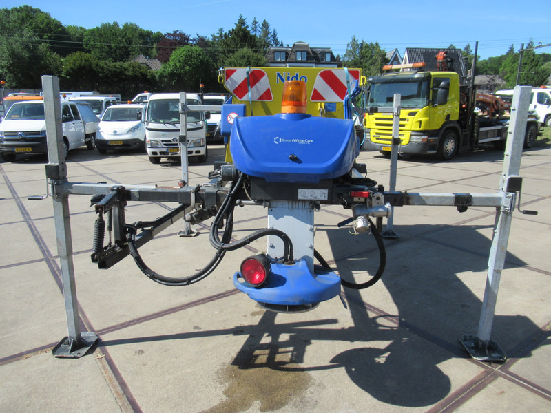 NIDO Stratos B08L-24 PCLN-350 Roto-power 0,8m3 + 350L Salzstreuer Saltspreader - Espalhador de areia/ Sal: foto 5 NIDO Stratos B08L-24 PCLN-350 Roto-power 0,8m3 + 350L Salzstreuer Saltspreader - Espalhador de areia/ Sal: foto 5