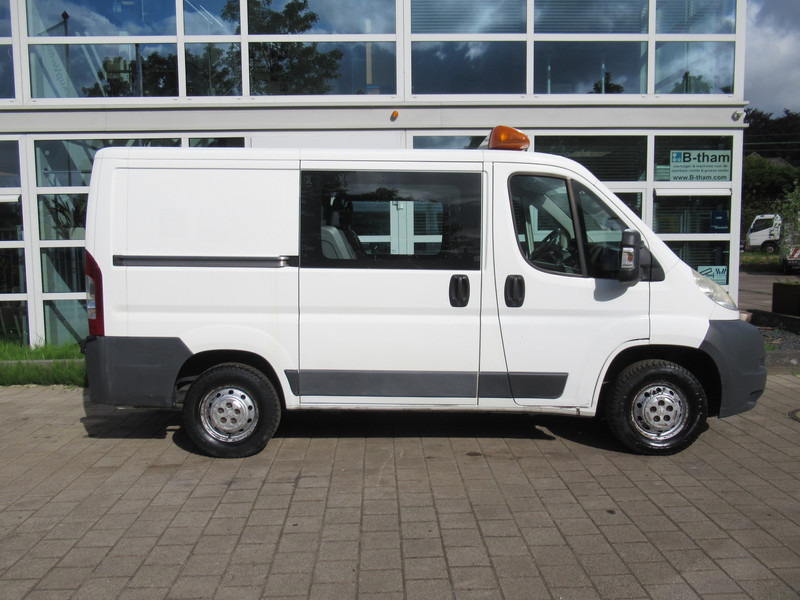 Peugeot Boxer 330 2.2 HDI L1H1 P+ Dubbelcabine DOKA airco - Furgão compacto, Carrinha cabine dupla: foto 2 Peugeot Boxer 330 2.2 HDI L1H1 P+ Dubbelcabine DOKA airco - Furgão compacto, Carrinha cabine dupla: foto 2