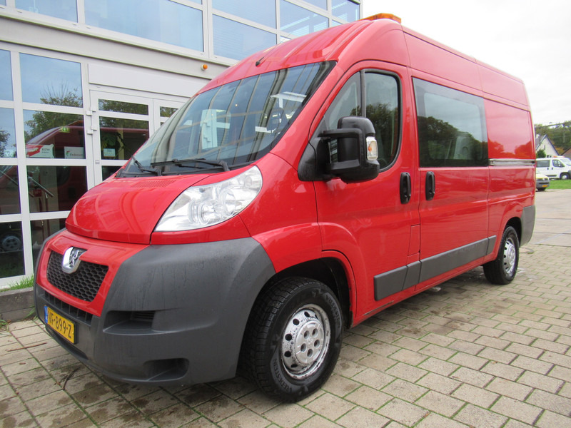 Peugeot Boxer 330 2.2 HDI L2H2 P+ DOKA Dubbelcabine - Furgão compacto, Carrinha cabine dupla: foto 2 Peugeot Boxer 330 2.2 HDI L2H2 P+ DOKA Dubbelcabine - Furgão compacto, Carrinha cabine dupla: foto 2