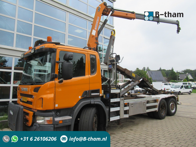 Scania P 320 B 6x2*4 + HMF 835 + HYVA Haakarm - Camião polibenne, Camião grua: foto 1 Scania P 320 B 6x2*4 + HMF 835 + HYVA Haakarm - Camião polibenne, Camião grua: foto 1