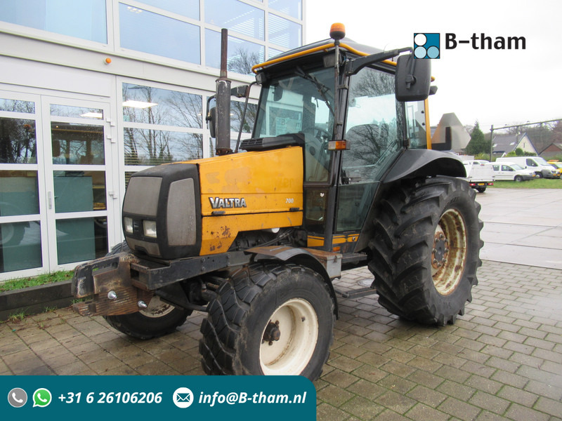 Valtra 700 4x2 VALMET - Trator: foto 1 Valtra 700 4x2 VALMET - Trator: foto 1