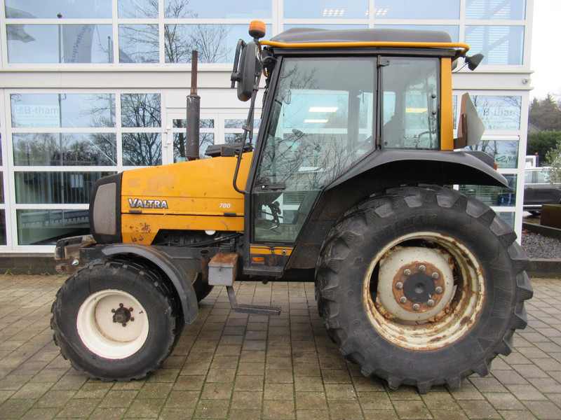 Valtra 700 4x2 VALMET - Trator: foto 2 Valtra 700 4x2 VALMET - Trator: foto 2