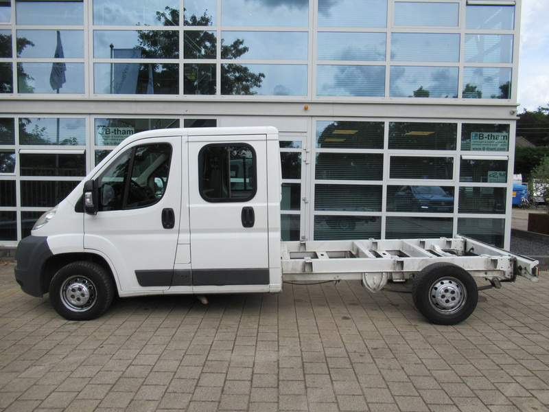 Citroën Jumper 35 2.2HDi 96KW L3 DOKA Dubbelcabine Chassis - Veículo comercial, Carrinha cabine dupla: foto 2 Citroën Jumper 35 2.2HDi 96KW L3 DOKA Dubbelcabine Chassis - Veículo comercial, Carrinha cabine dupla: foto 2