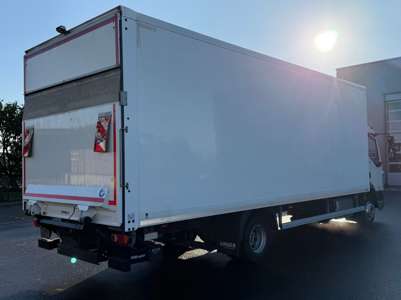 DAF LF 12.230 FA Koffer, Lbw, Ahk., 7.3m, E6, TOP - Camião furgão: foto 4 DAF LF 12.230 FA Koffer, Lbw, Ahk., 7.3m, E6, TOP - Camião furgão: foto 4