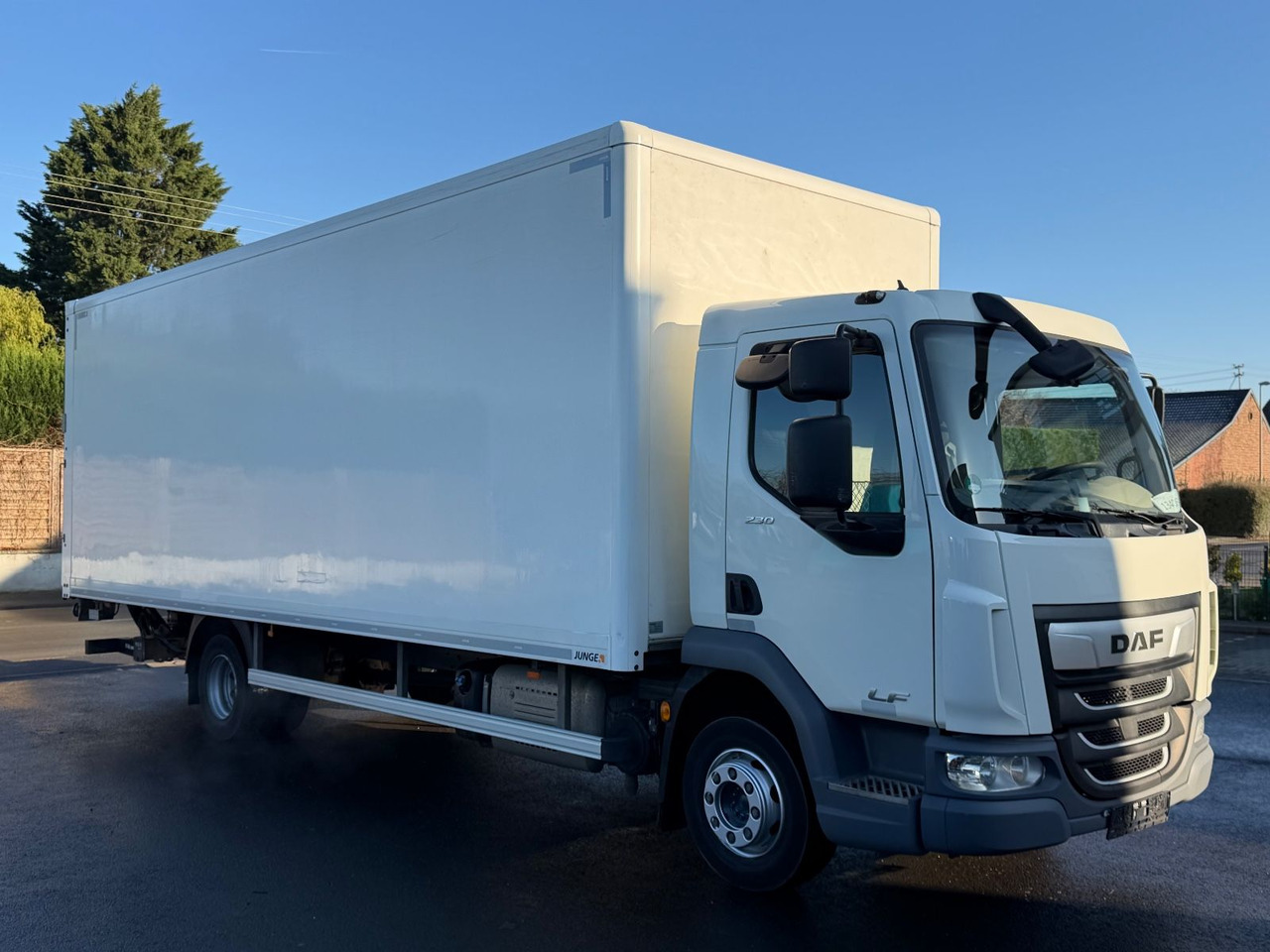 DAF LF 12.230 FA Koffer, Lbw, Ahk., 7.3m, E6, TOP - Camião furgão: foto 3 DAF LF 12.230 FA Koffer, Lbw, Ahk., 7.3m, E6, TOP - Camião furgão: foto 3
