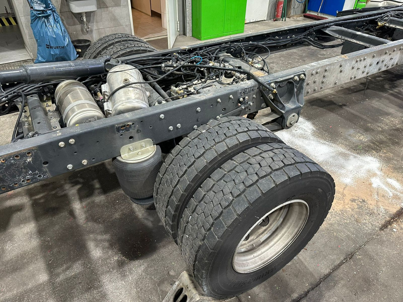 Iveco 110EL25 Unfallchassis ohne Motor/Getriebe - Camião chassi: foto 2 Iveco 110EL25 Unfallchassis ohne Motor/Getriebe - Camião chassi: foto 2