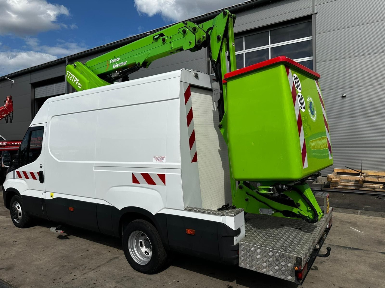 Iveco Daily 50C18 Hi-Matic/17m/Euro6/2-Punkt - Caminhão com plataforma aérea: foto 3 Iveco Daily 50C18 Hi-Matic/17m/Euro6/2-Punkt - Caminhão com plataforma aérea: foto 3