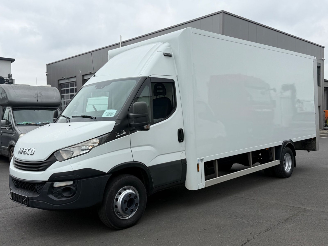 Iveco Daily 70C18 HiMatic / Luft/ Lbw./ Klima/ E6/ Top - Carrinha de contentor: foto 2 Iveco Daily 70C18 HiMatic / Luft/ Lbw./ Klima/ E6/ Top - Carrinha de contentor: foto 2