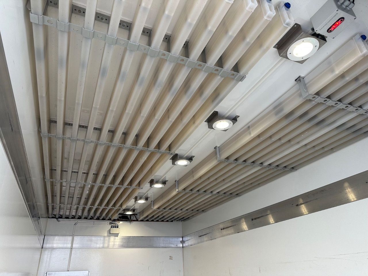 Carrinha frigorífica Iveco Daily 70C21/LBW/Tiefkühler/Tüv neu/Wilke: foto 10 Carrinha frigorífica Iveco Daily 70C21/LBW/Tiefkühler/Tüv neu/Wilke: foto 10