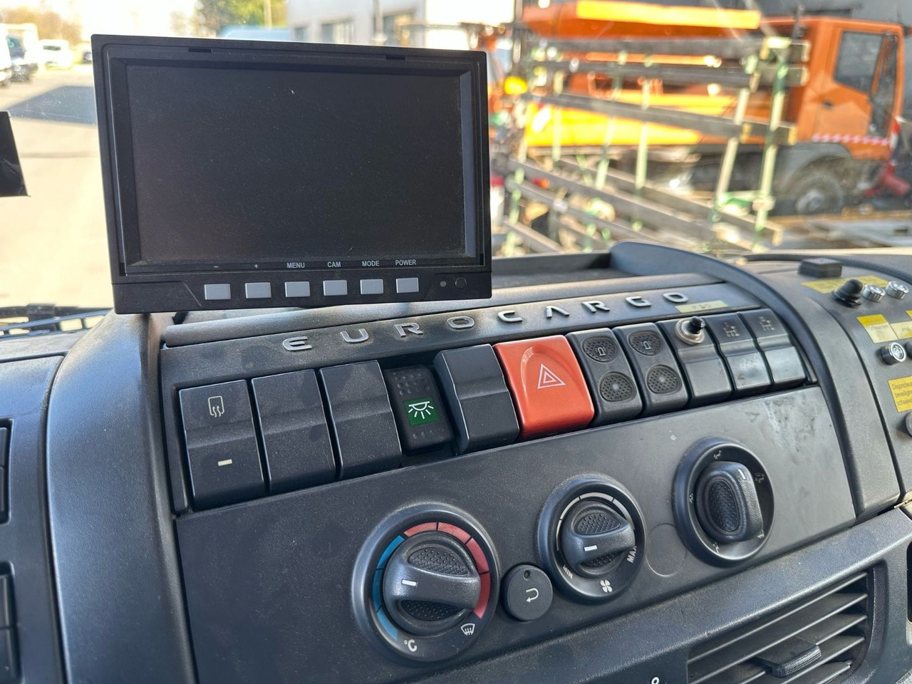 Caminhão com plataforma aérea Iveco EuroCargo 120E18 + COMET 151TAL*Steiger: foto 9