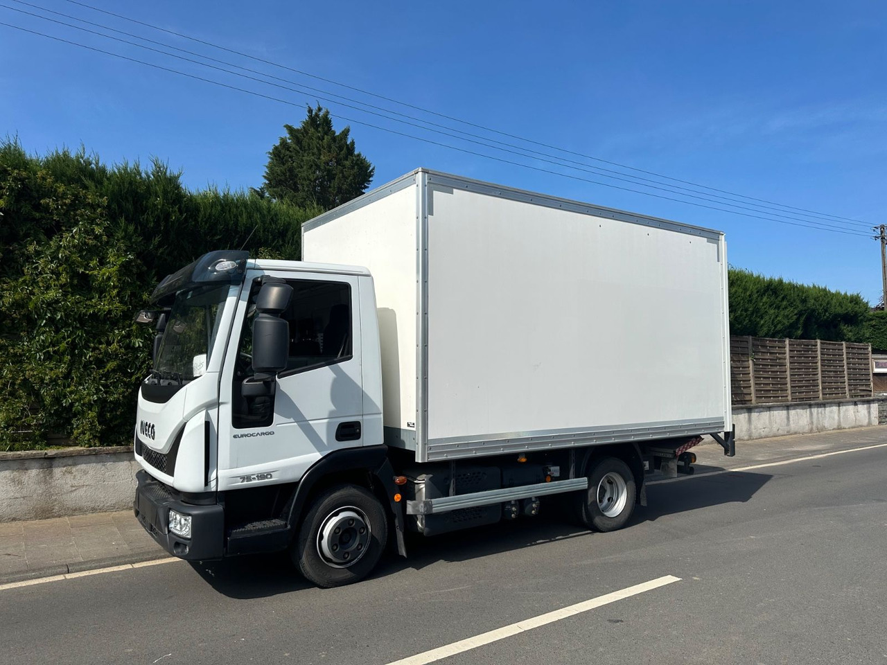 Iveco Eurocargo 75E19/Tüv neu/Koffer/LBW 1000kg/ - Carrinha de contentor: foto 1 Iveco Eurocargo 75E19/Tüv neu/Koffer/LBW 1000kg/ - Carrinha de contentor: foto 1