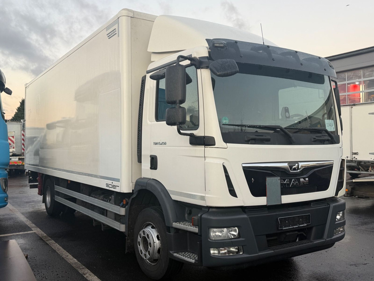 MAN TGM 15.250 Autom., Klima, Palfinger MBB, TOP - Camião furgão: foto 3 MAN TGM 15.250 Autom., Klima, Palfinger MBB, TOP - Camião furgão: foto 3