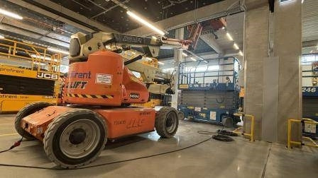 JLG E 450 AJ - Plataforma articulada: foto 1 JLG E 450 AJ - Plataforma articulada: foto 1