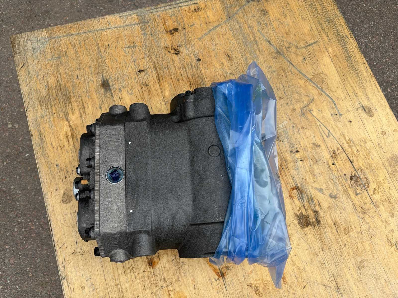 Air Dryer Compressor Cummins ST-676 - Compressor, sistema de ar comprimido por Camião: foto 5 Air Dryer Compressor Cummins ST-676 - Compressor, sistema de ar comprimido por Camião: foto 5