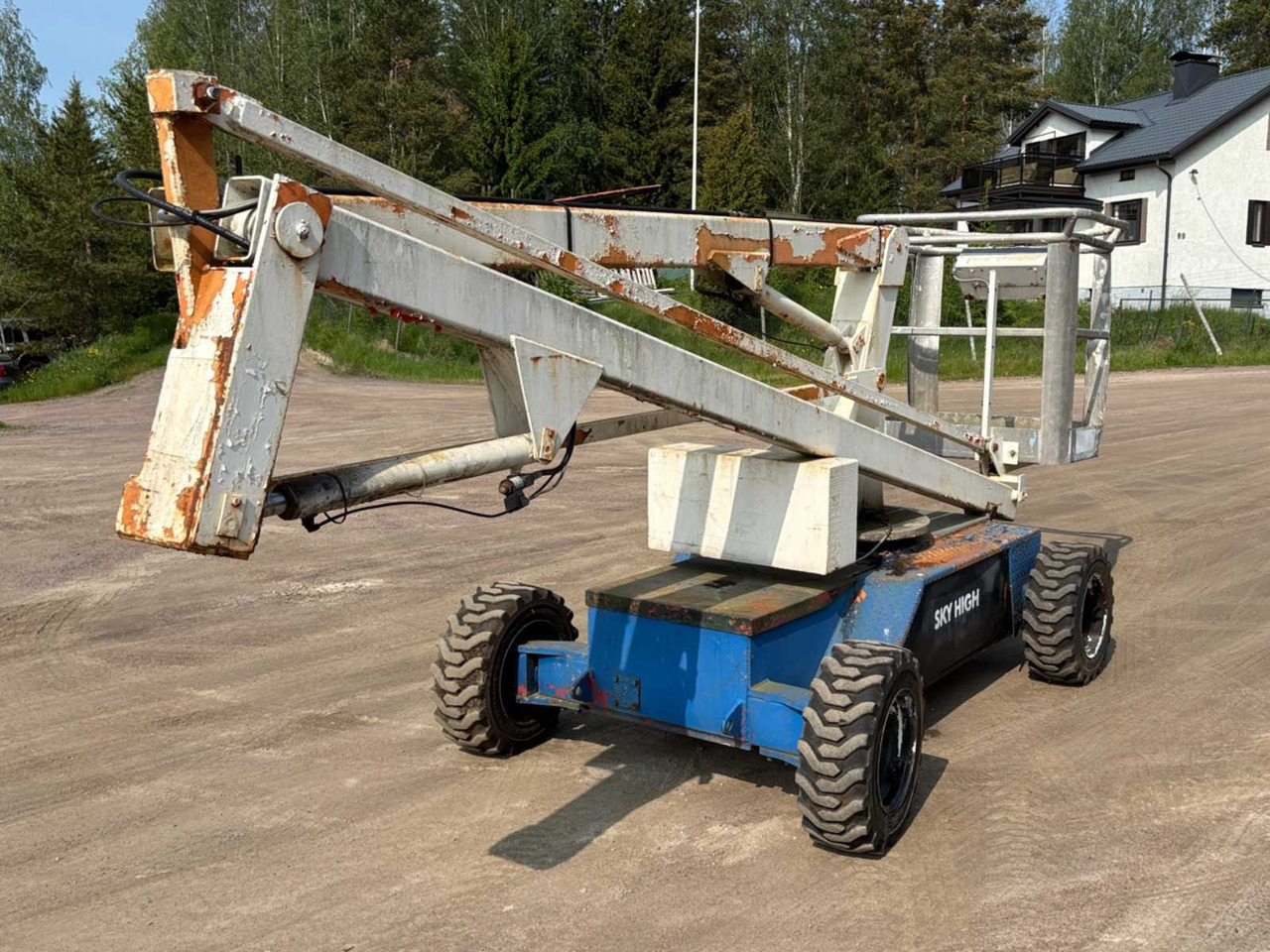 Boom lift Maltech Sky High ST - Plataforma articulada: foto 1 Boom lift Maltech Sky High ST - Plataforma articulada: foto 1