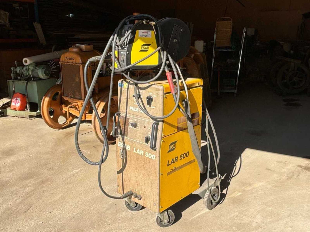 ESAB LAR 500 welding machine - Equipamento para soldagem: foto 1 ESAB LAR 500 welding machine - Equipamento para soldagem: foto 1