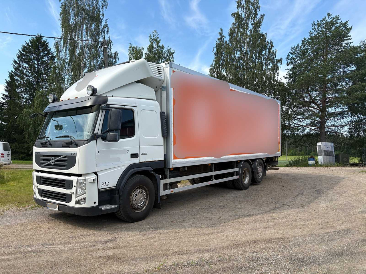 Refrigerated truck Volvo FM-FM 62R B- 6*2/560 + 137 12.8 - Camião frigorífico: foto 2 Refrigerated truck Volvo FM-FM 62R B- 6*2/560 + 137 12.8 - Camião frigorífico: foto 2