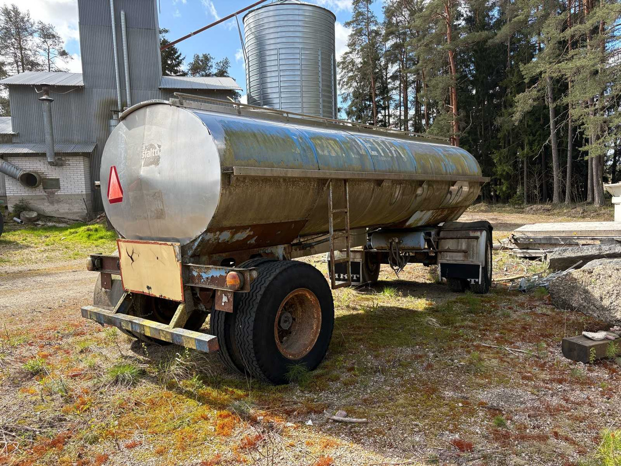 Tank trailer 10000L - Reboque tanque: foto 3 Tank trailer 10000L - Reboque tanque: foto 3