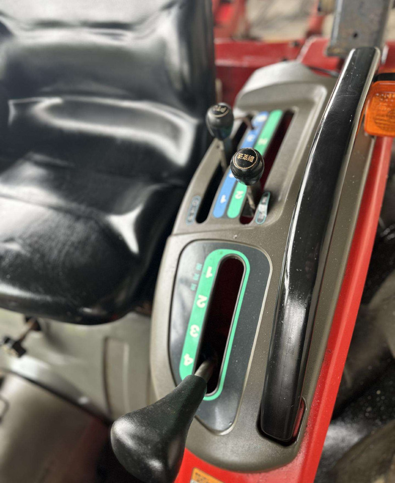 Yanmar F230 - Trator: foto 5 Yanmar F230 - Trator: foto 5