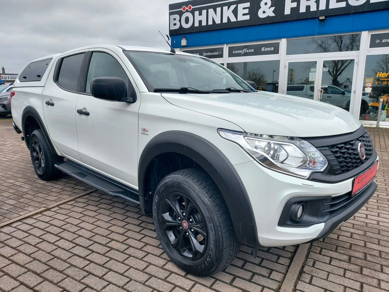 Fiat Fullback Double Cab Cross Plus 4x4 Leder DAB Nav - Automóvel: foto 1 Fiat Fullback Double Cab Cross Plus 4x4 Leder DAB Nav - Automóvel: foto 1