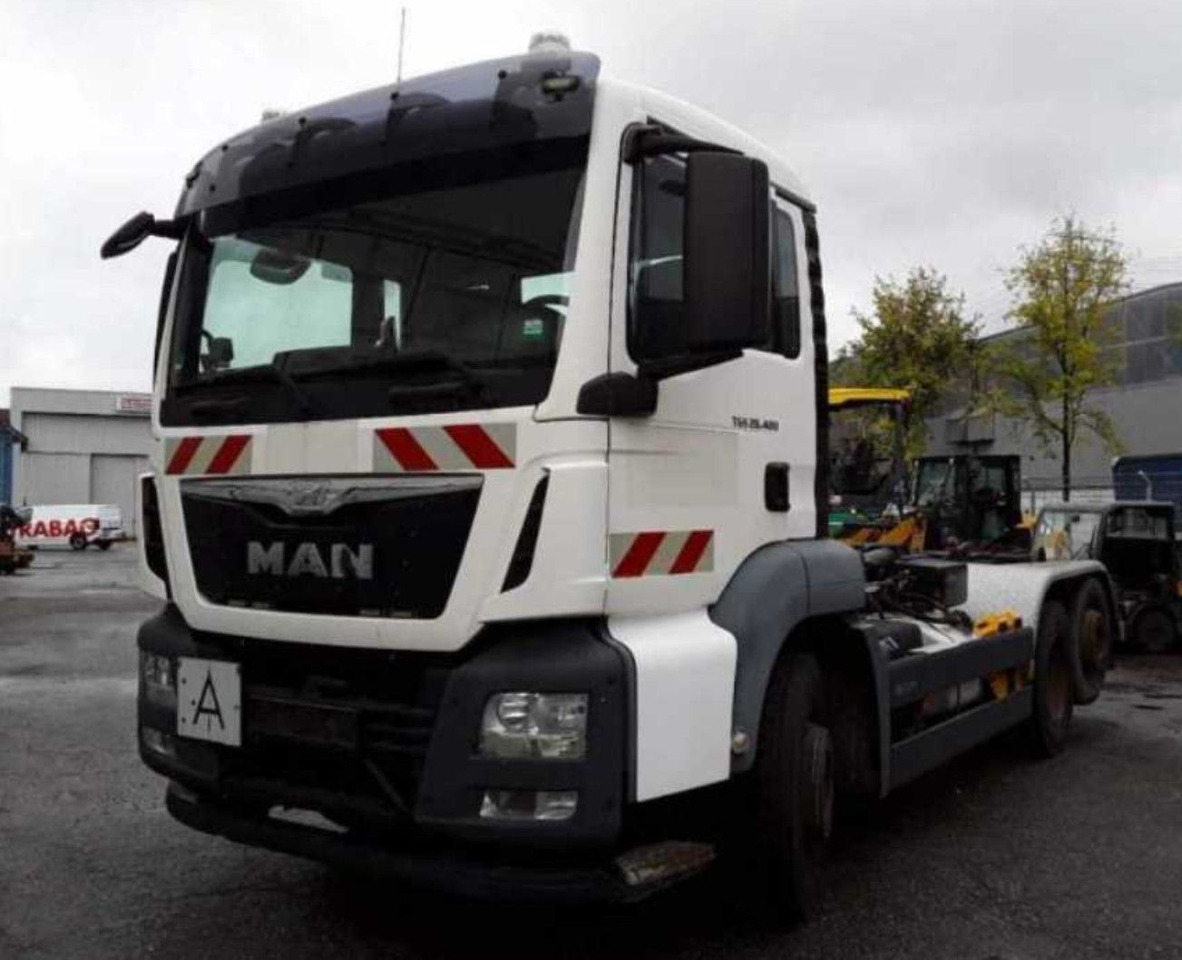 MAN 26.400 ABROLLER HIAB - Camião polibenne: foto 1 MAN 26.400 ABROLLER HIAB - Camião polibenne: foto 1