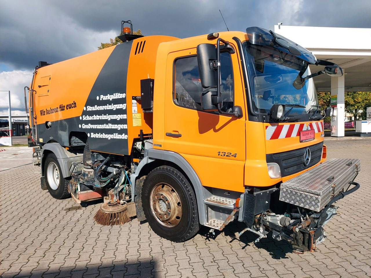 Mercedes-Benz Atego 2 6-Zyl. 4x2 1324 Schmidt SK 600 Klima - Varredora urbana: foto 4 Mercedes-Benz Atego 2 6-Zyl. 4x2 1324 Schmidt SK 600 Klima - Varredora urbana: foto 4